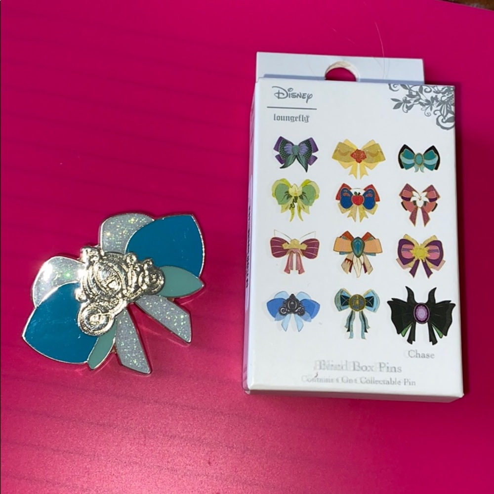 Disney Princess Bows Cinderella pin